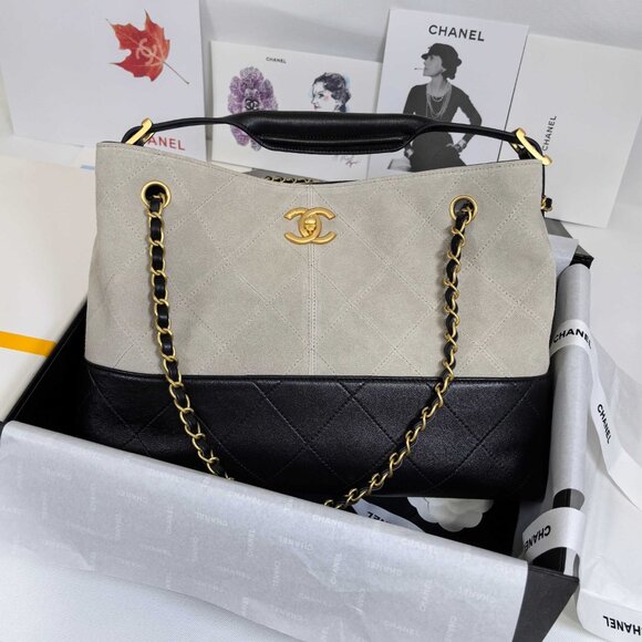 Chanel bag - Picture 1 of 14